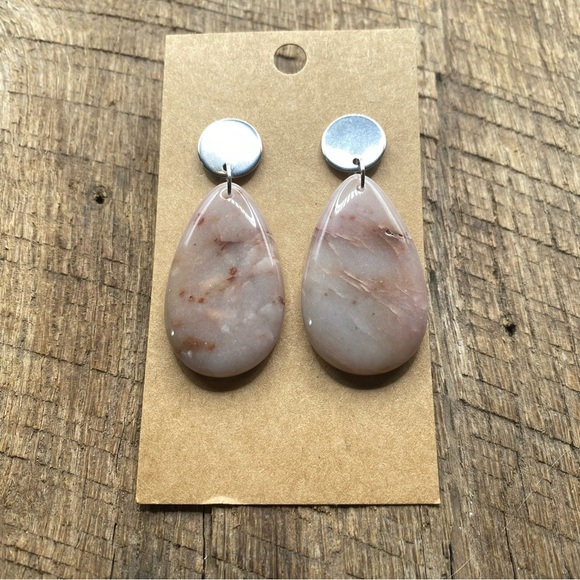 Natural Rose Colored Agate Teardrop Studded Back Earrings - Picture 1 of 5